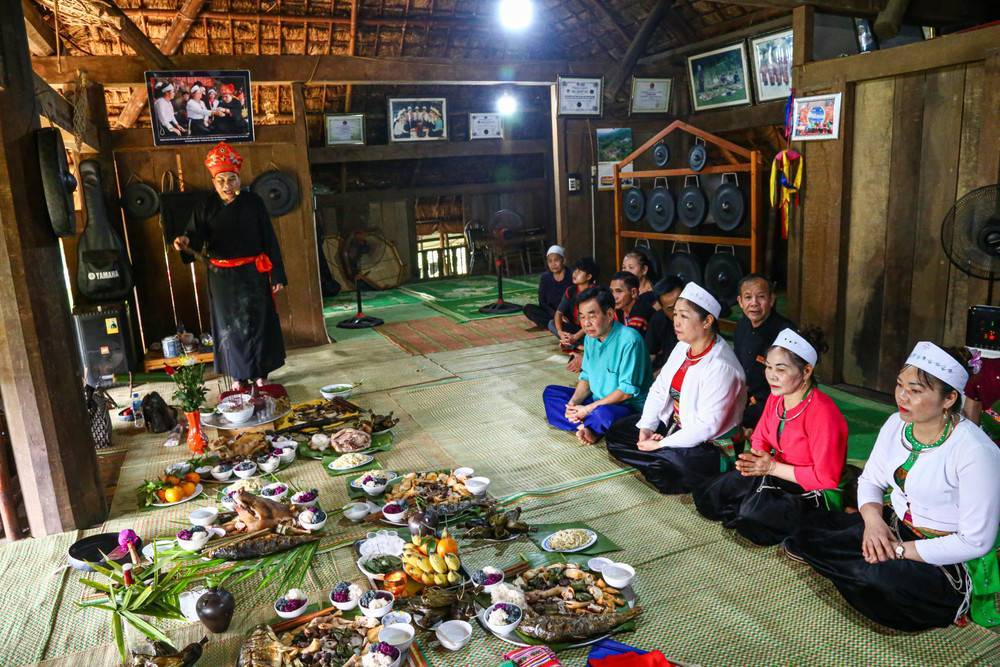 Lễ Cúng Vía (nguồn: Báo ảnh Dân tộc và Miền núi)